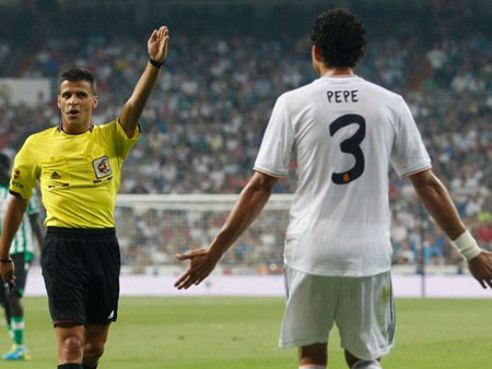 Trọng tài Jesus Gil Manzano từng điều khiển 7 trận đấu có mặt của Real Madrid.